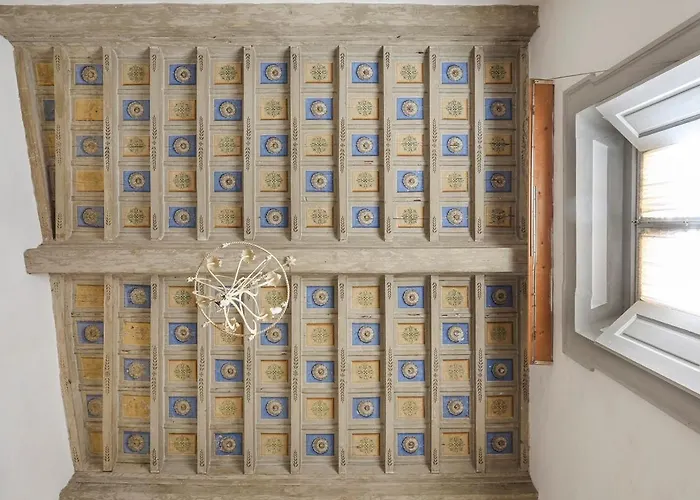 Santa Croce Apartment *